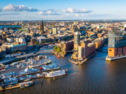 Courier from Mumbai to Hamburg